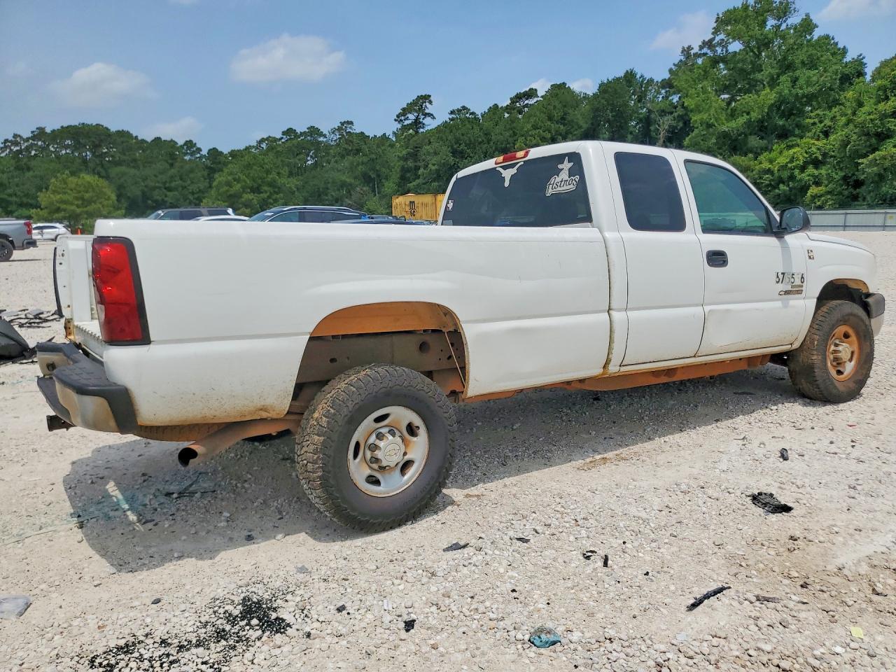 2007 Chevrolet Silverado C2500 Heavy Duty - Image 3