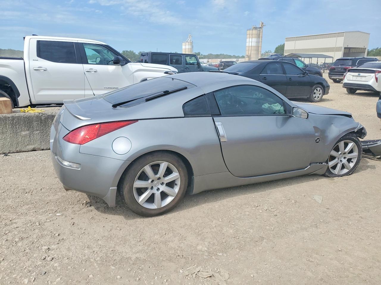 2004 Nissan 350Z Coupe - Фото 3