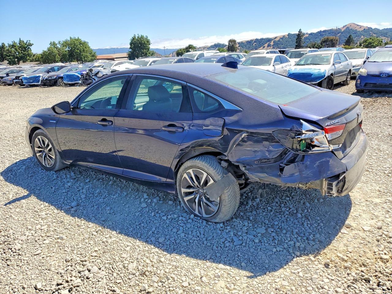2019 Honda Accord Hybrid - Image 2