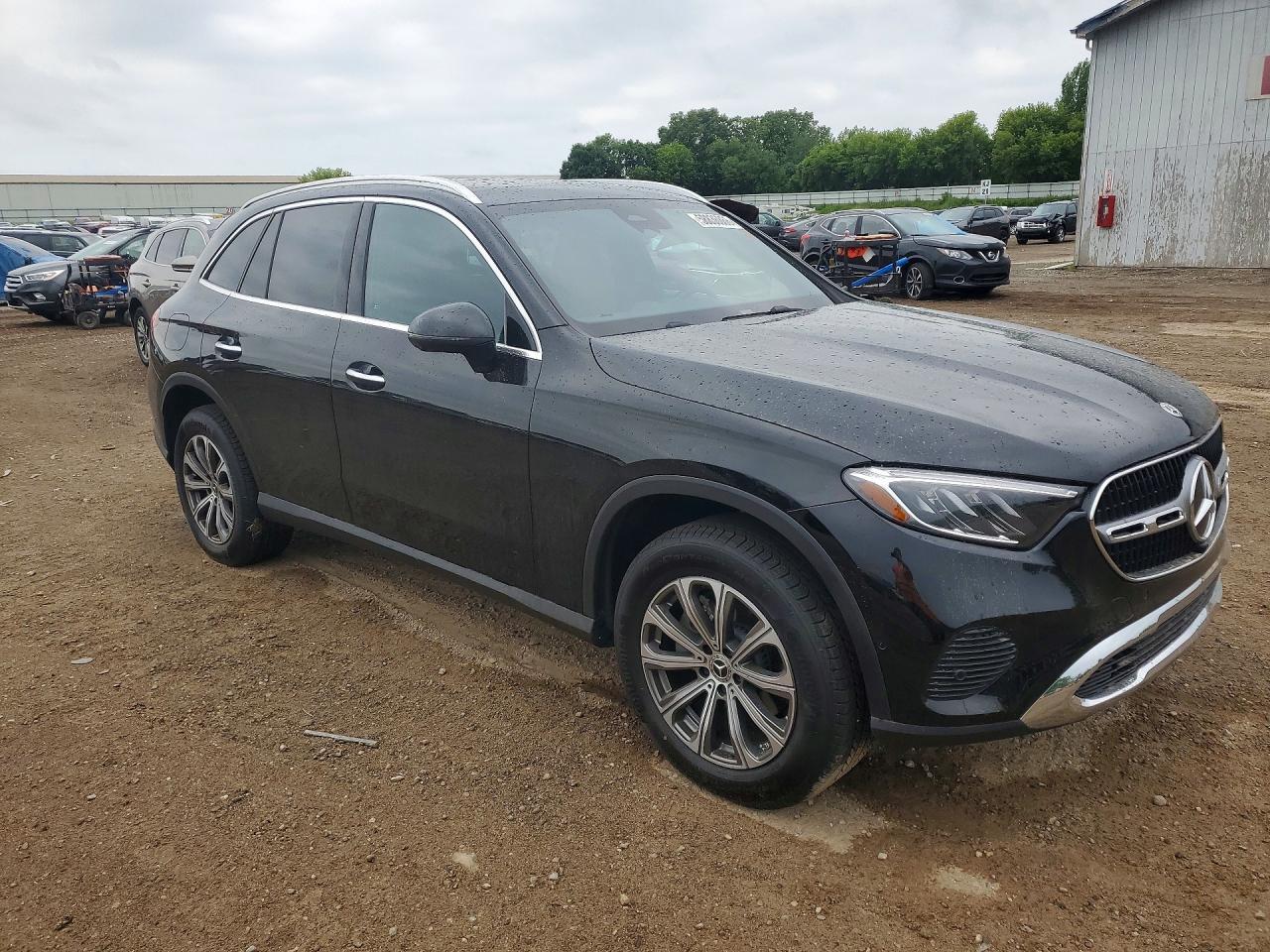 2026 Mercedes-Benz Glc 300 4Matic - Image 4