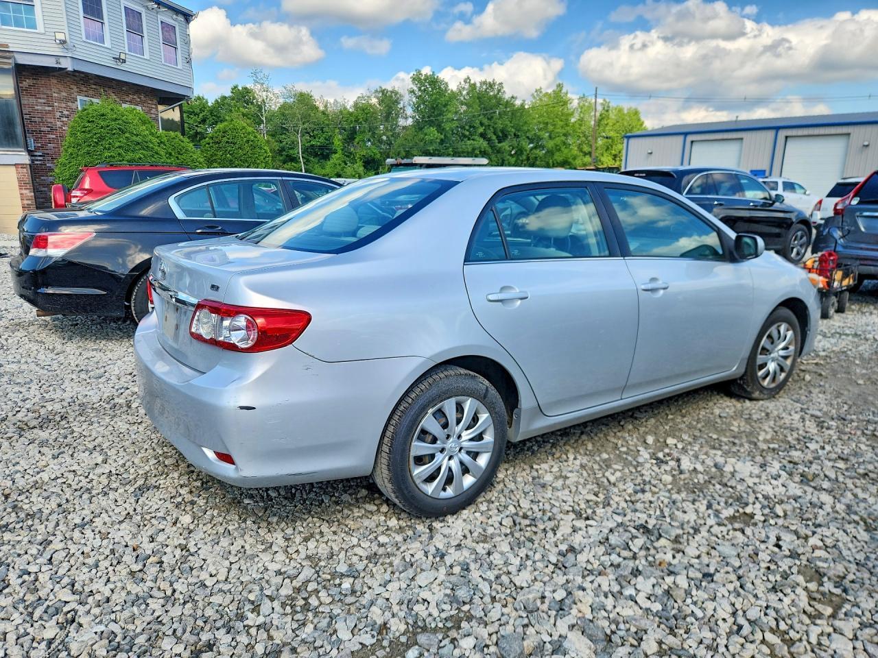 2013 Toyota Corolla Le - Image 3