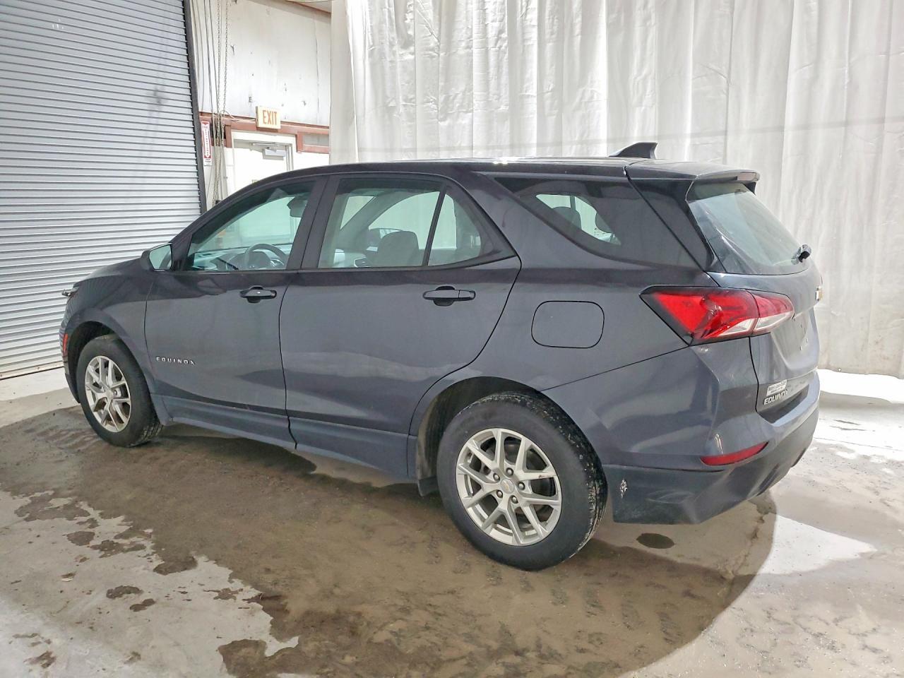 2022 Chevrolet Equinox Ls - Image 2