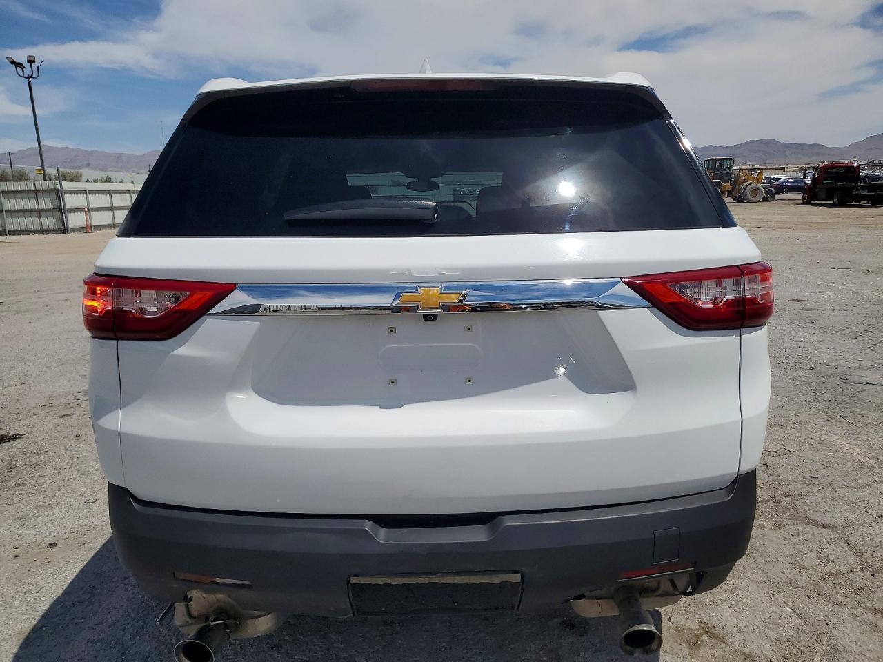 2021 Chevrolet Traverse Ls - Image 6