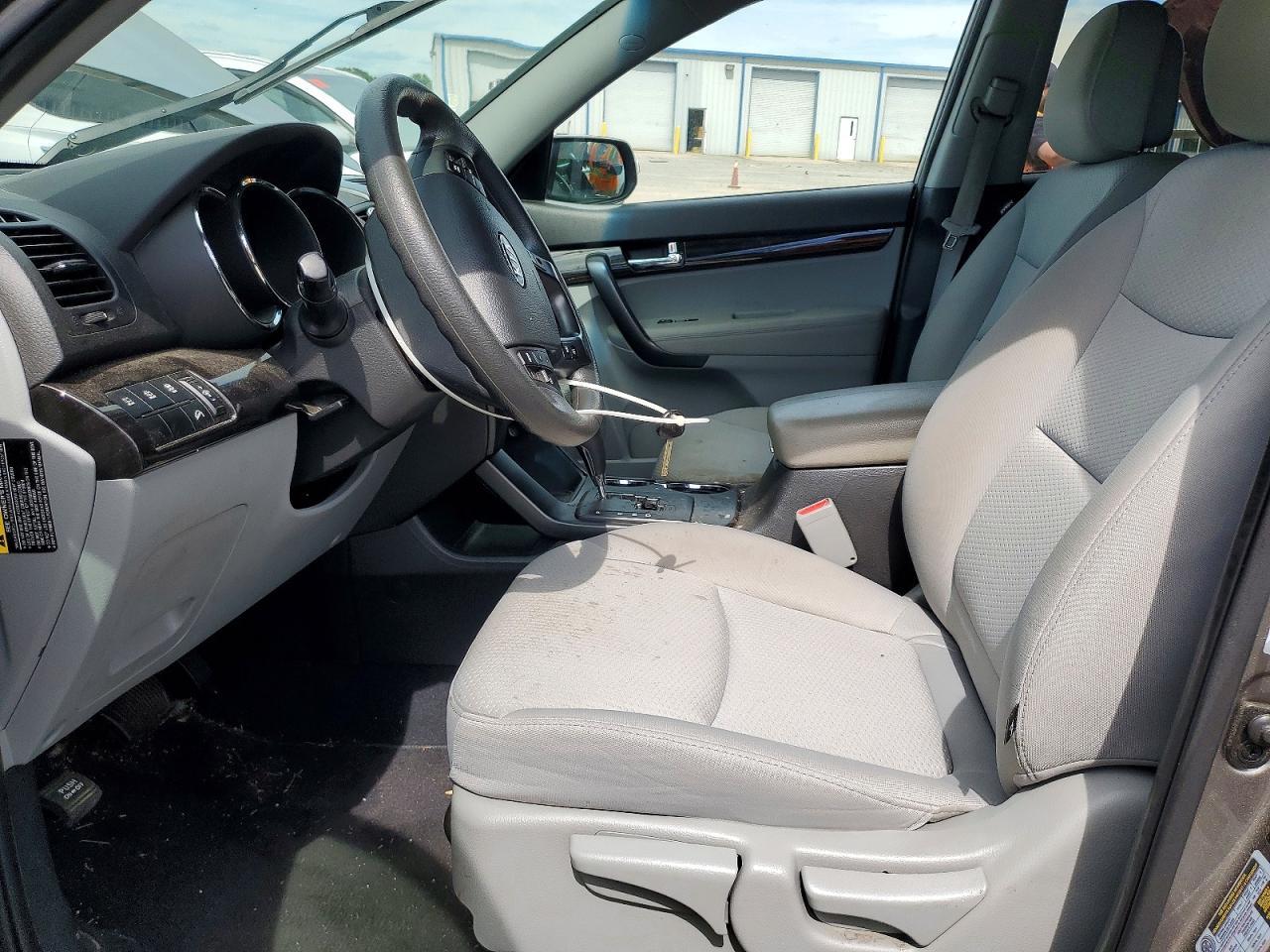 2012 Kia Sorento Lx - Image 7