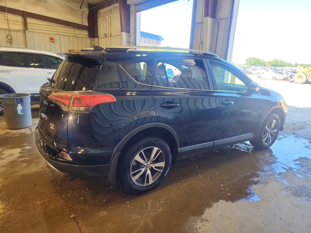 2017 Toyota Rav4 Xle - Фото 3