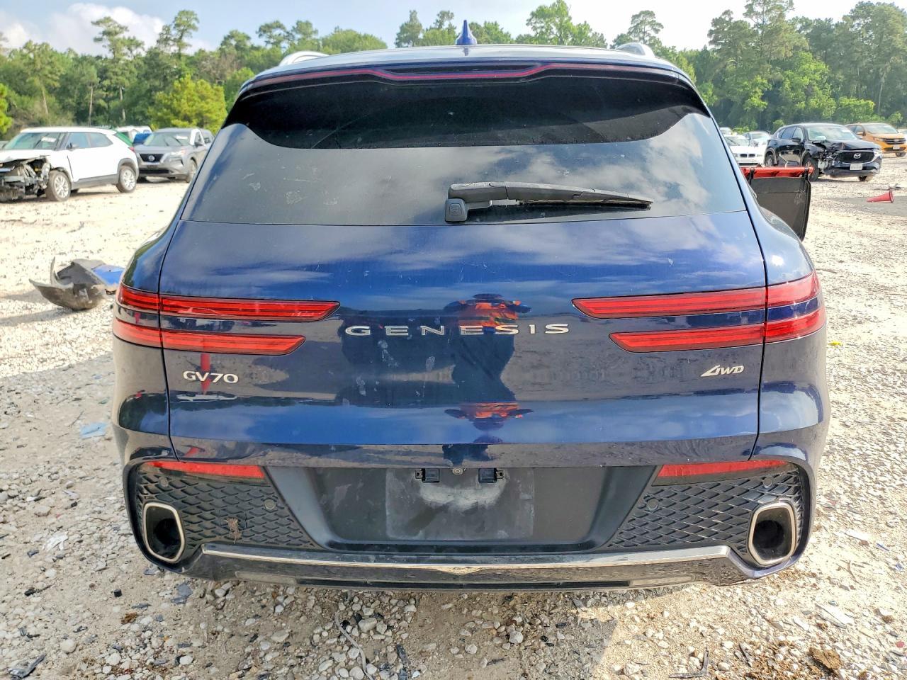 2023 Genesis Gv70 2.5T Standard - Image 6