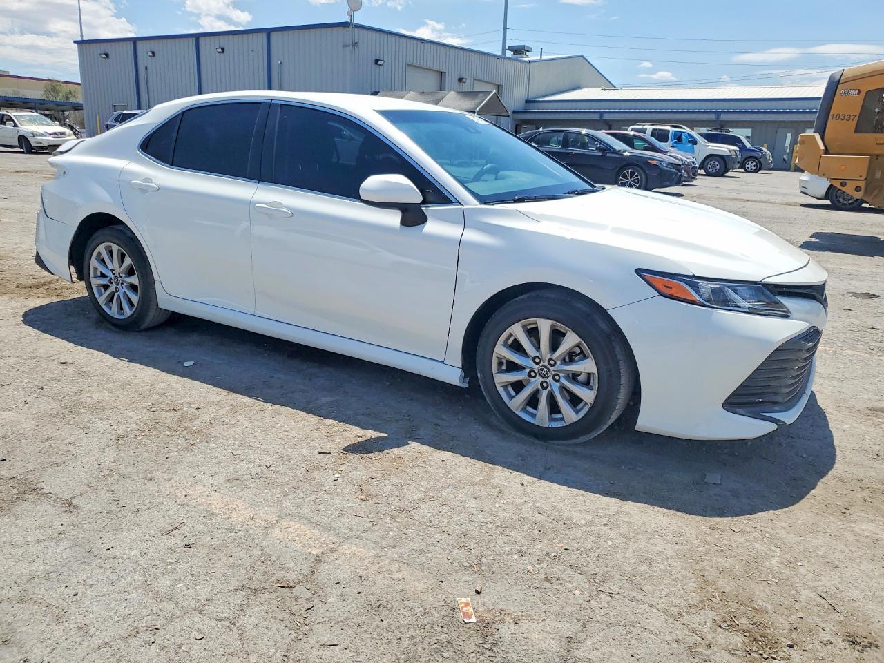 2018 Toyota Camry Le - Фото 4