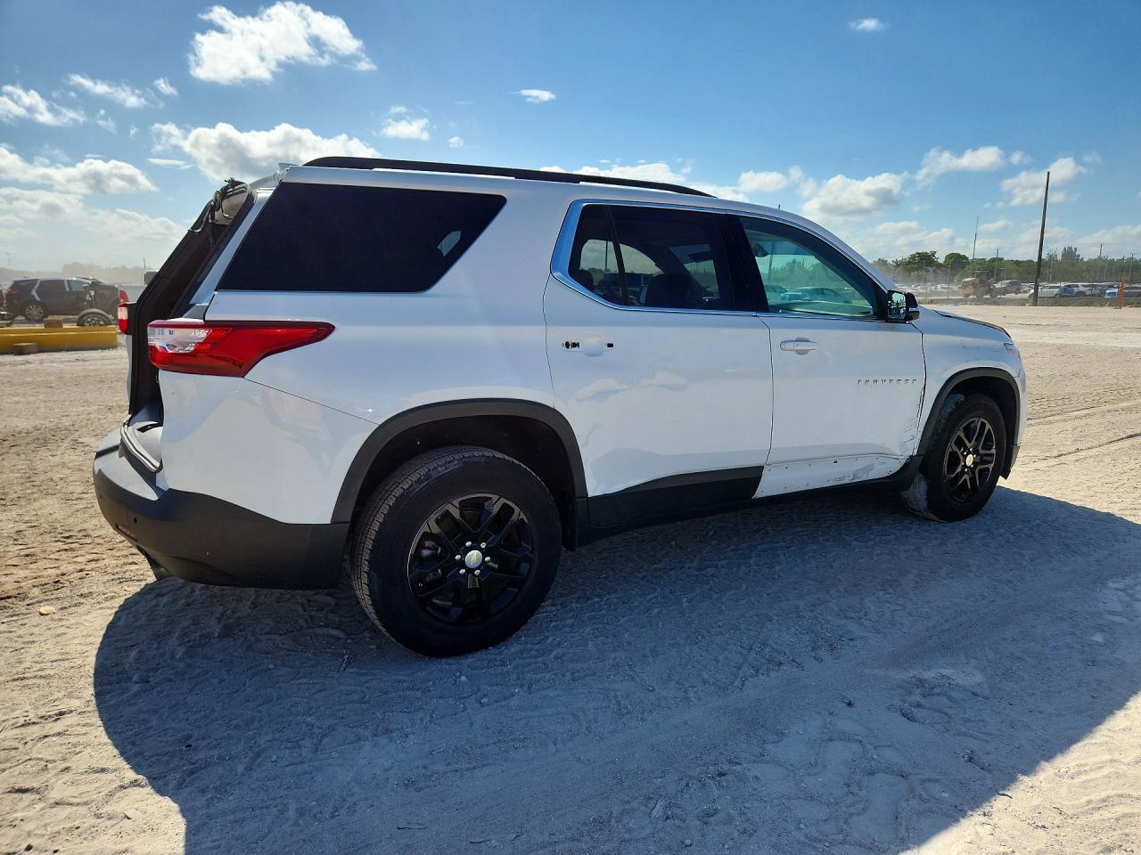 2019 Chevrolet Traverse Lt - Image 3