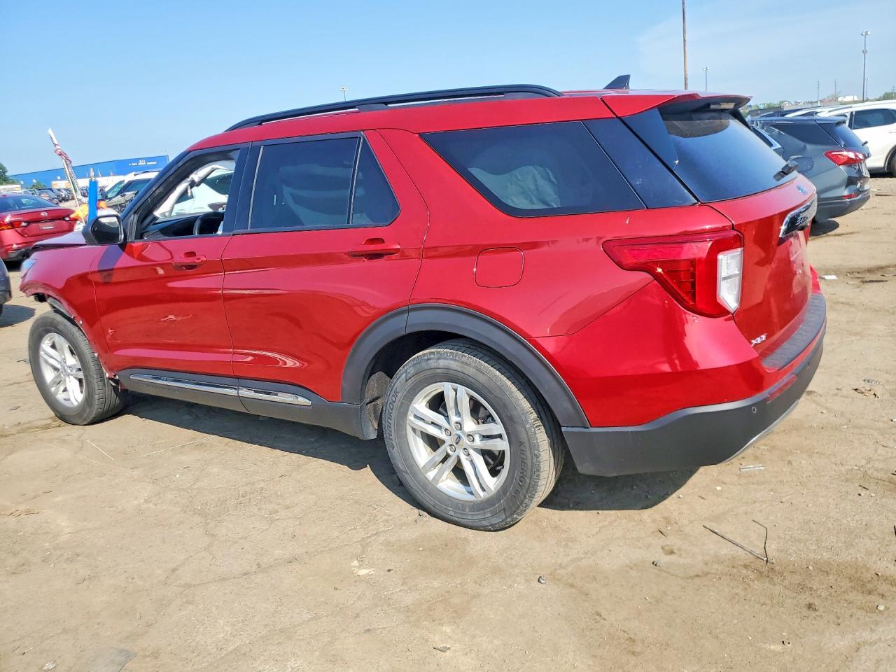 2023 Ford Explorer Xlt - Фото 2