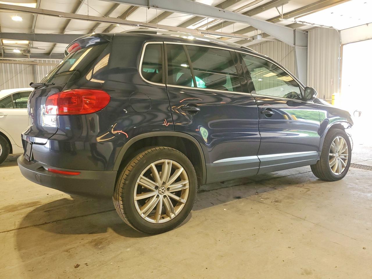 2016 Volkswagen Tiguan S - Фото 3