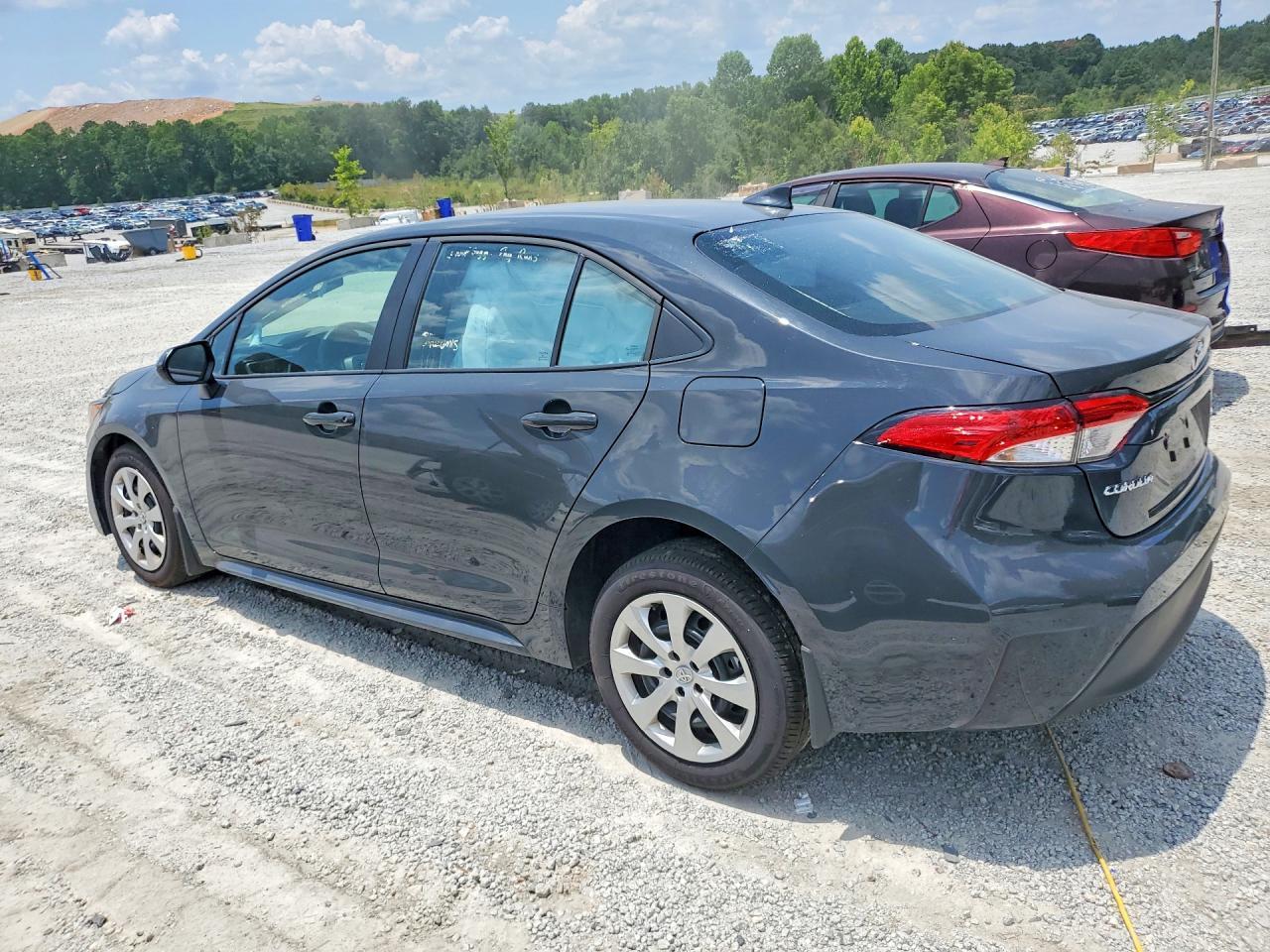2026 Toyota Corolla Le - Фото 2