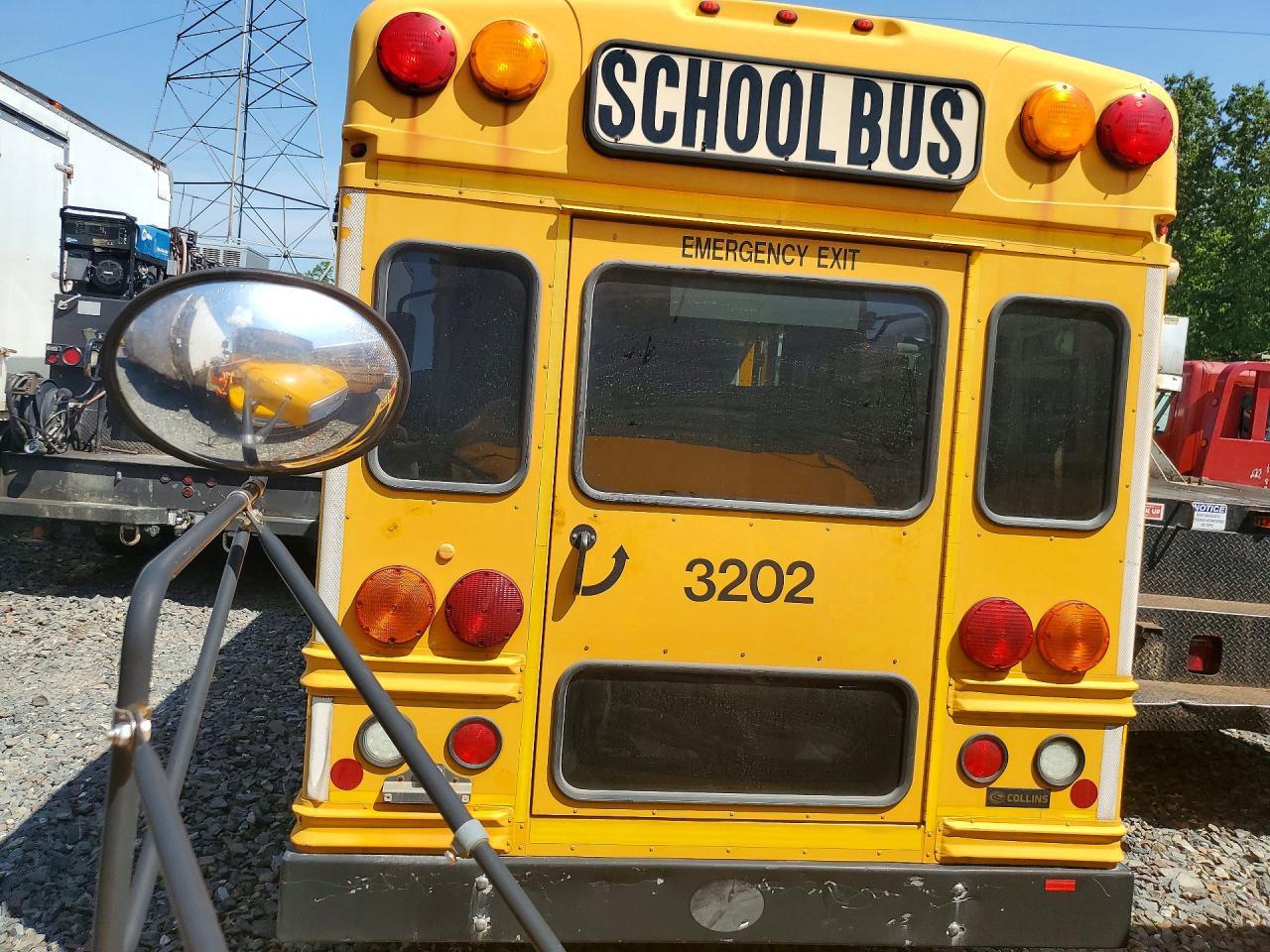 2011 Chevrolet Express School Bus - Image 6