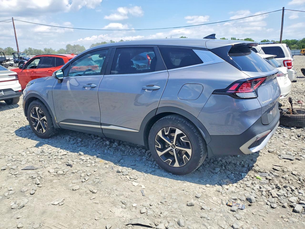 2023 Kia Sportage Ex - Image 2