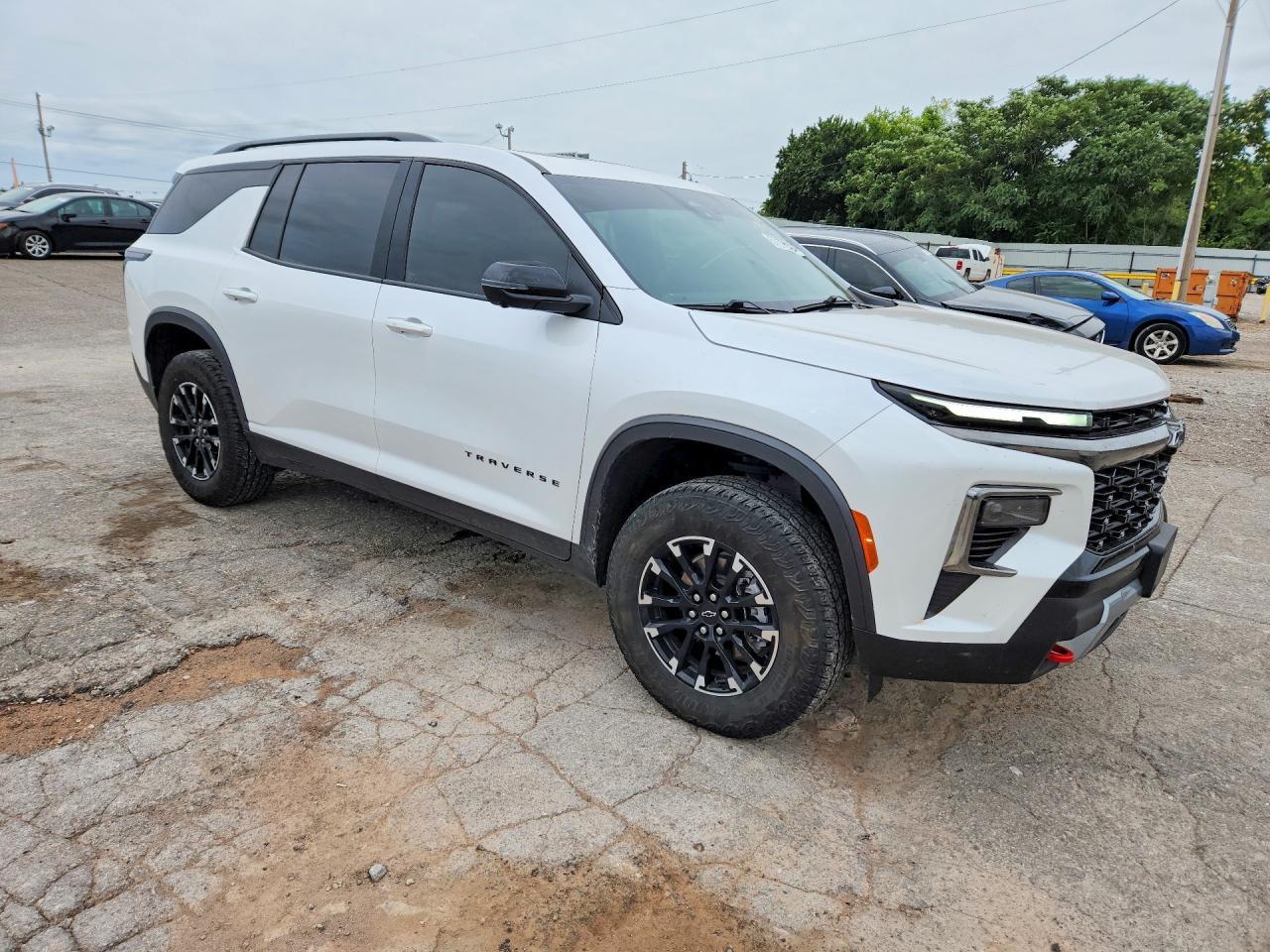 2024 Chevrolet Traverse Lt Z71 - Image 4