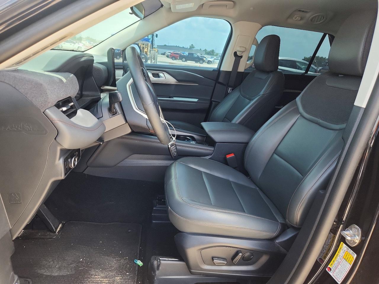 2025 Ford Explorer Active - Image 7