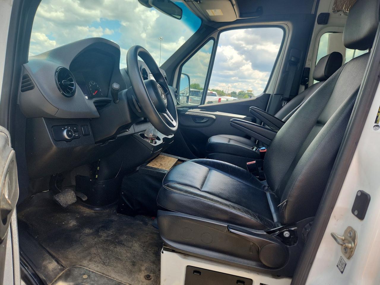 2020 Mercedes-Benz Sprinter 2500 Delivery Van - Фото 7