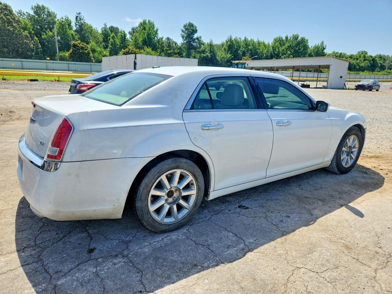 2012 Chrysler 300 Limited - Фото 3