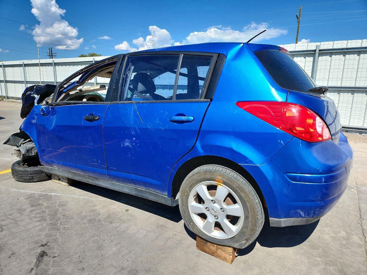 2009 Nissan Versa S/Sl - Фото 2