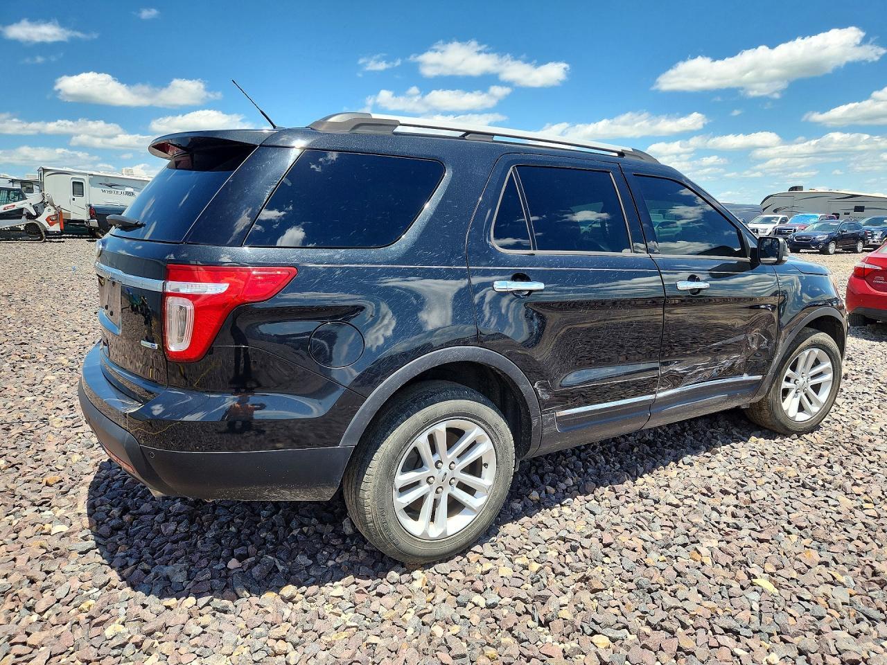 2015 Ford Explorer Xlt - Image 3