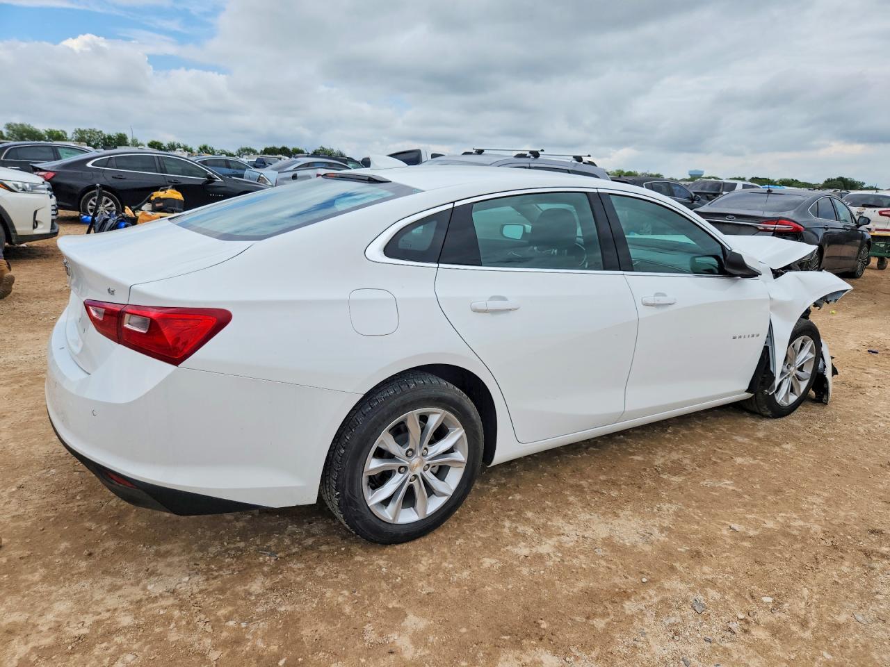 2025 Chevrolet Malibu Lt - Фото 3