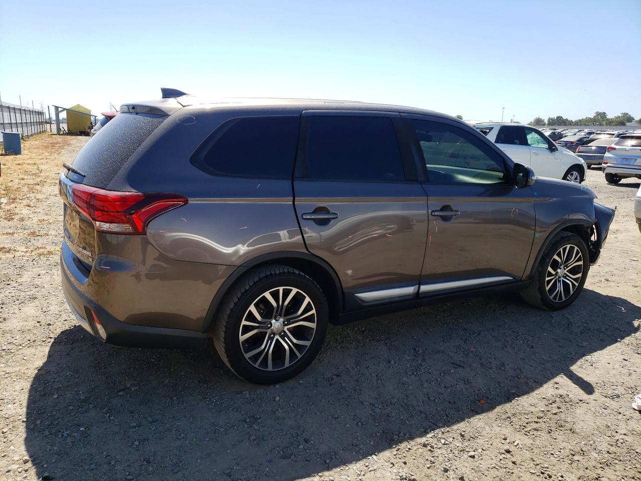 2017 Mitsubishi Outlander Se - Image 3