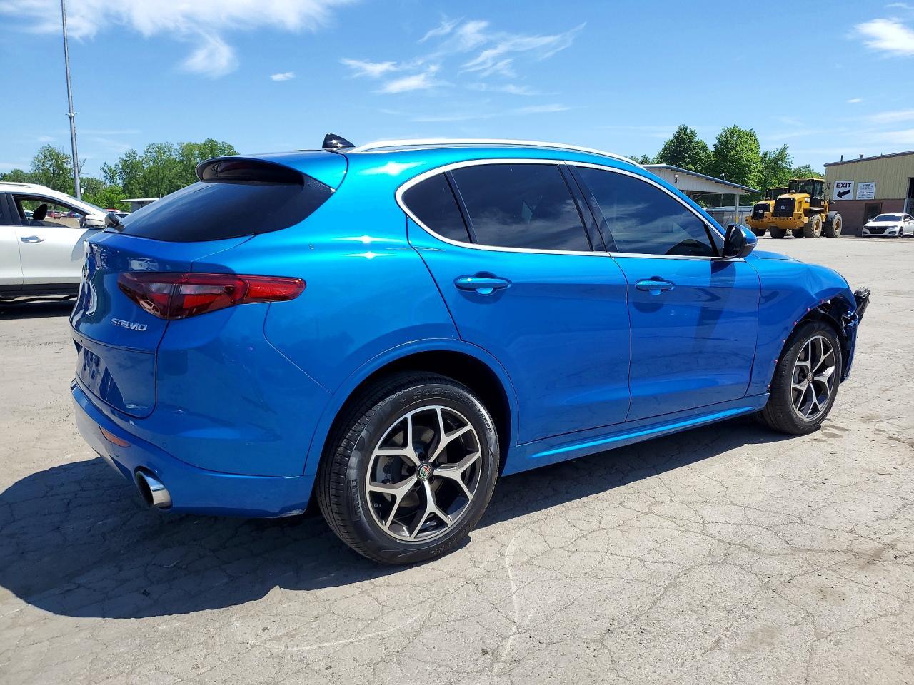 2021 Alfa Romeo Stelvio Ti - Фото 3