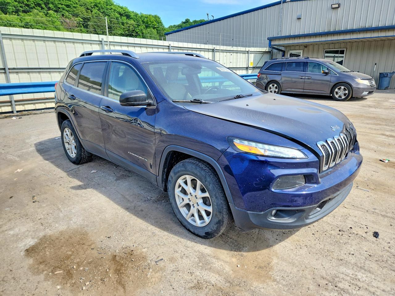 2016 Jeep Cherokee Latitude - Image 4