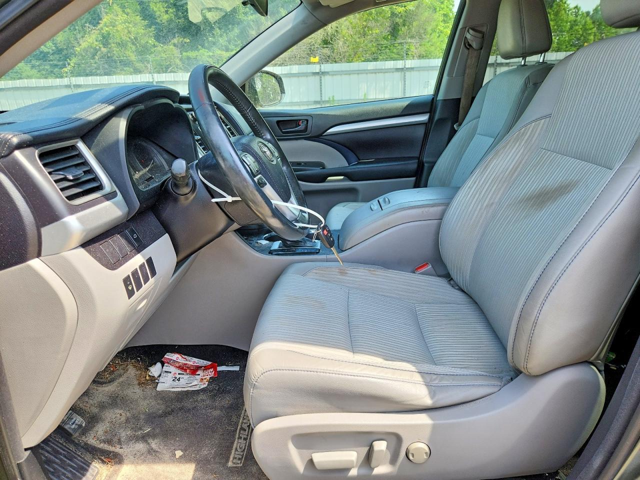 2016 Toyota Highlander Le Plus - Фото 7