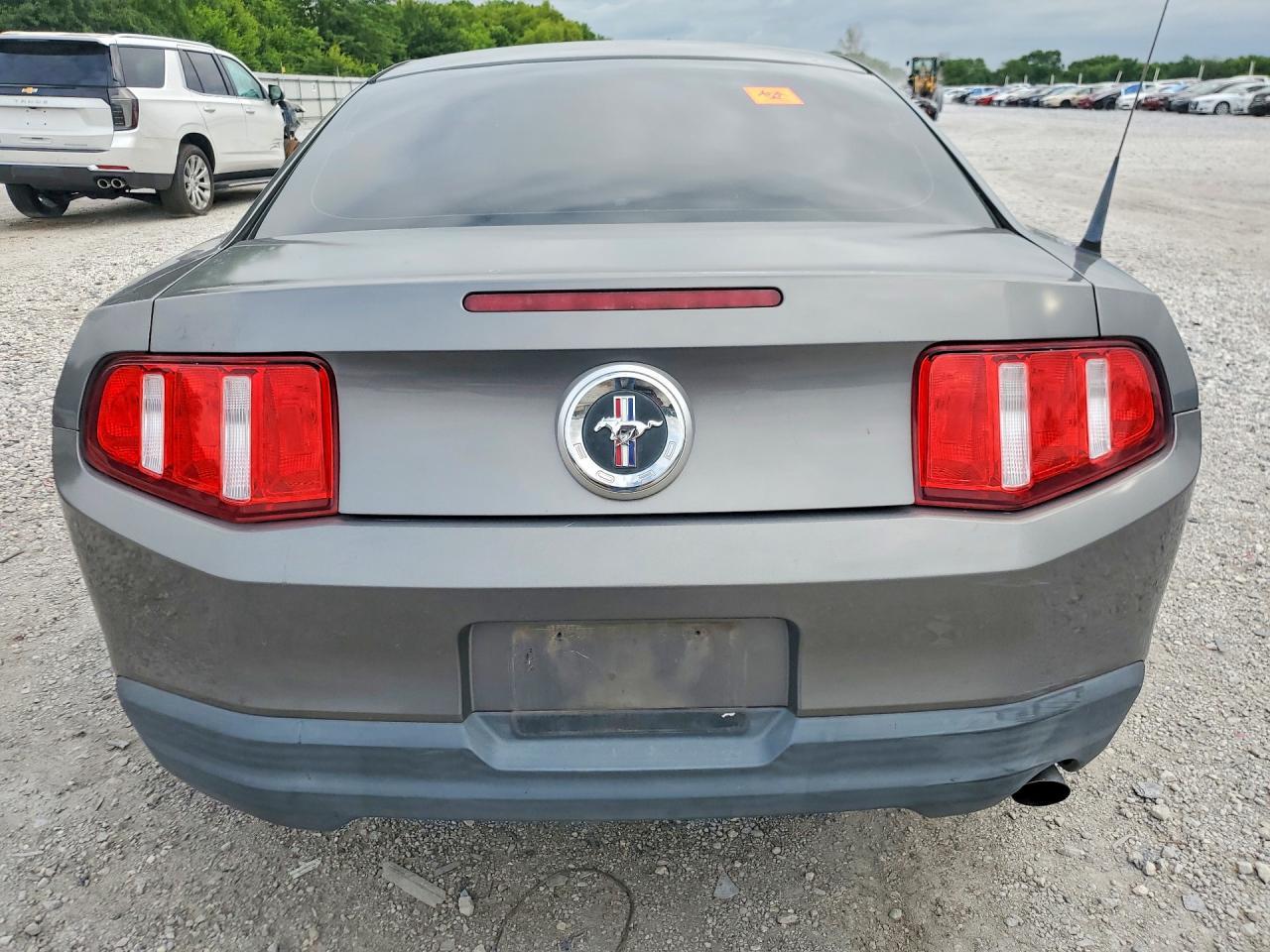 2010 Ford Mustang - Фото 6