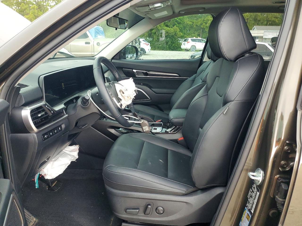 2025 Kia Telluride S - Image 7