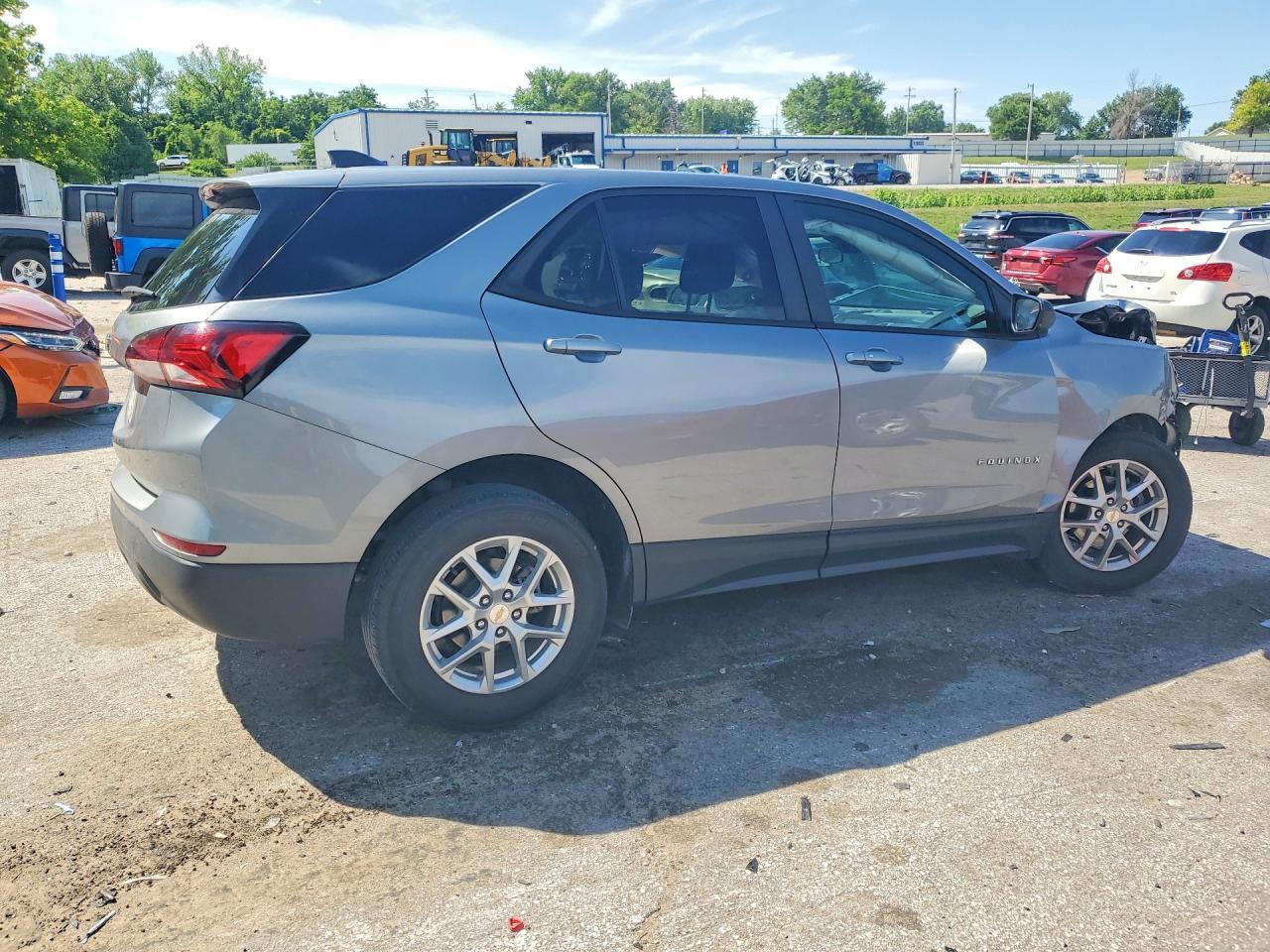 2024 Chevrolet Equinox Ls - Image 3