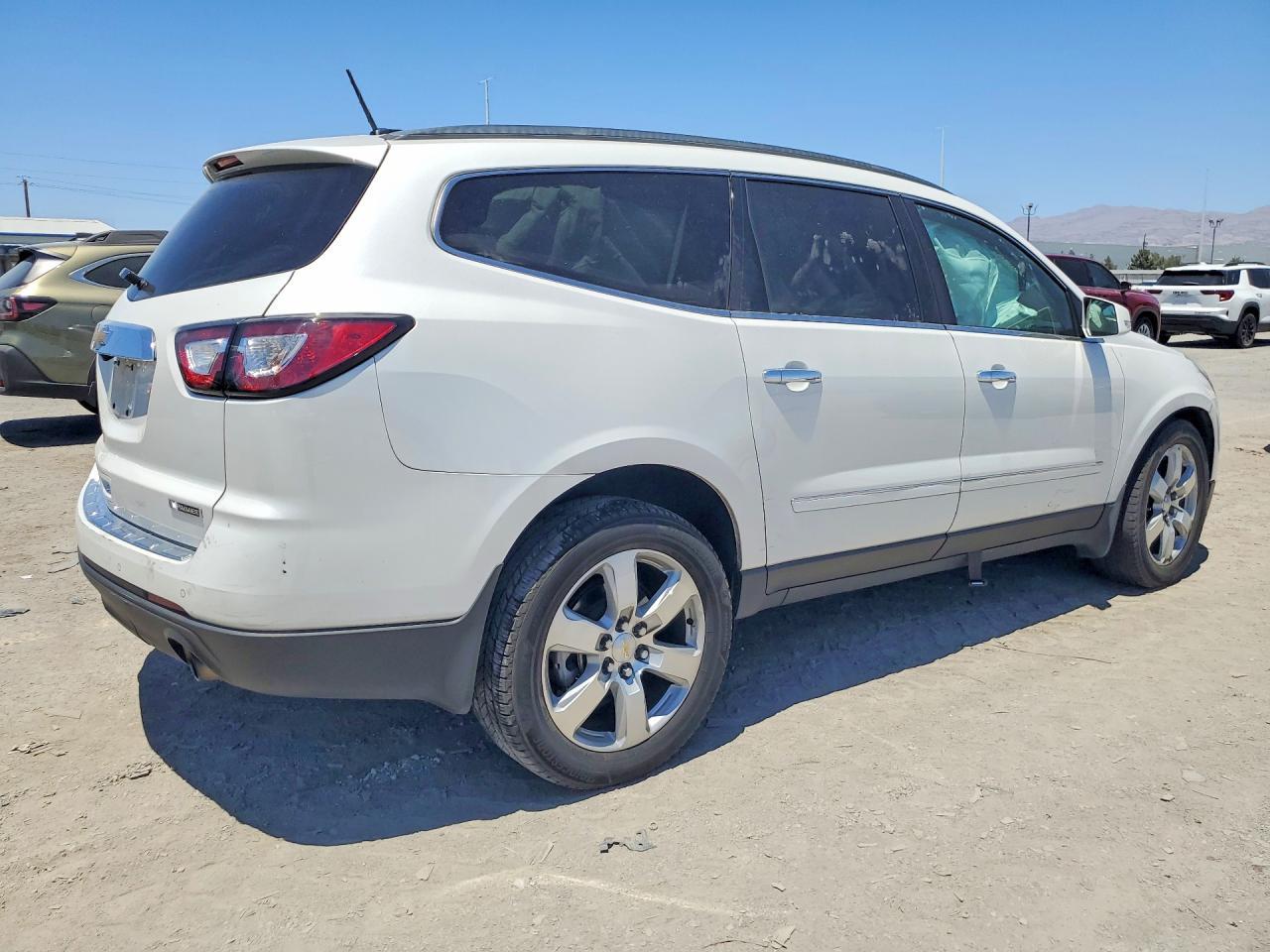2017 Chevrolet Traverse Premier - Фото 3