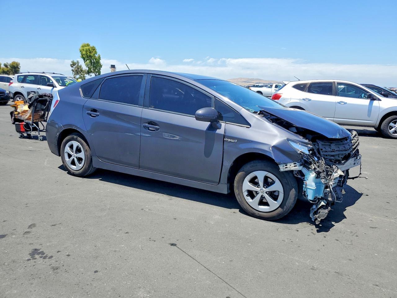 2014 Toyota Prius Three - Фото 4