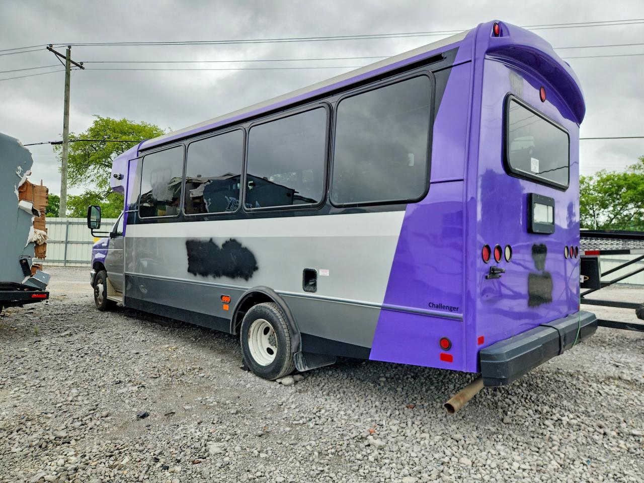 2019 Ford E450 Shuttle Bus - Image 2