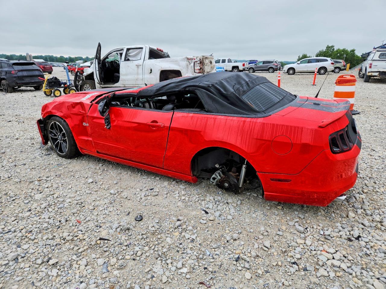 2014 Ford Mustang Gt - Фото 2