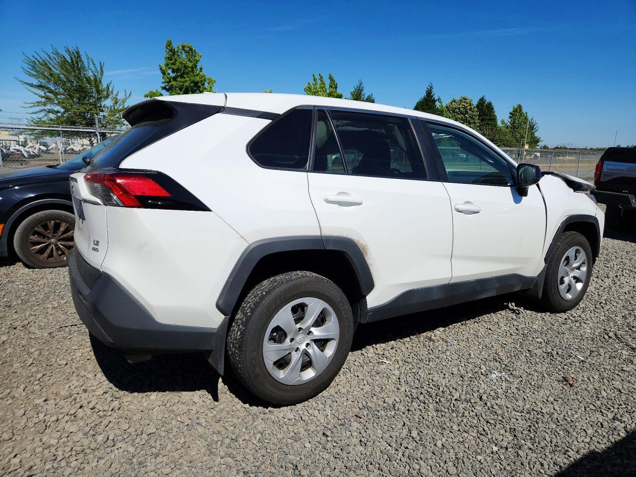 2025 Toyota Rav4 Le - Image 3