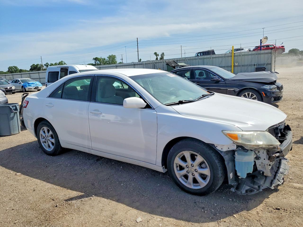 2011 Toyota Camry - Image 4