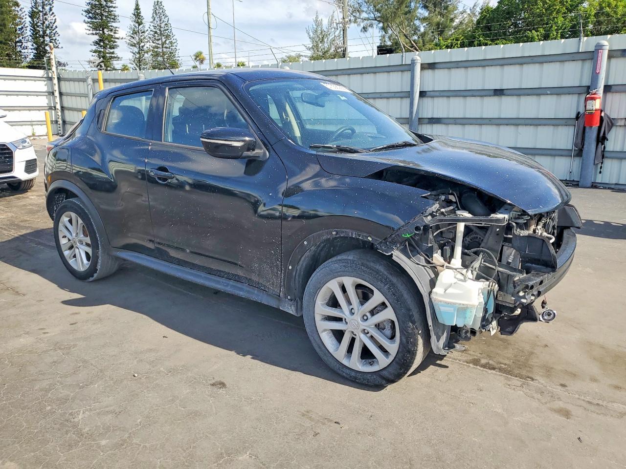2015 Nissan Juke S - Image 4