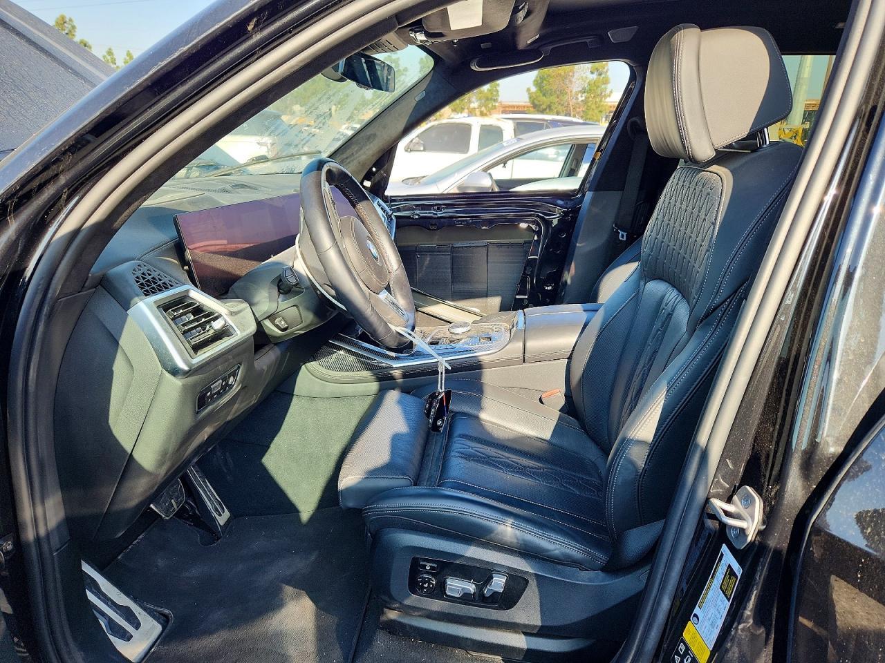 2023 BMW X7 M60I - Фото 7
