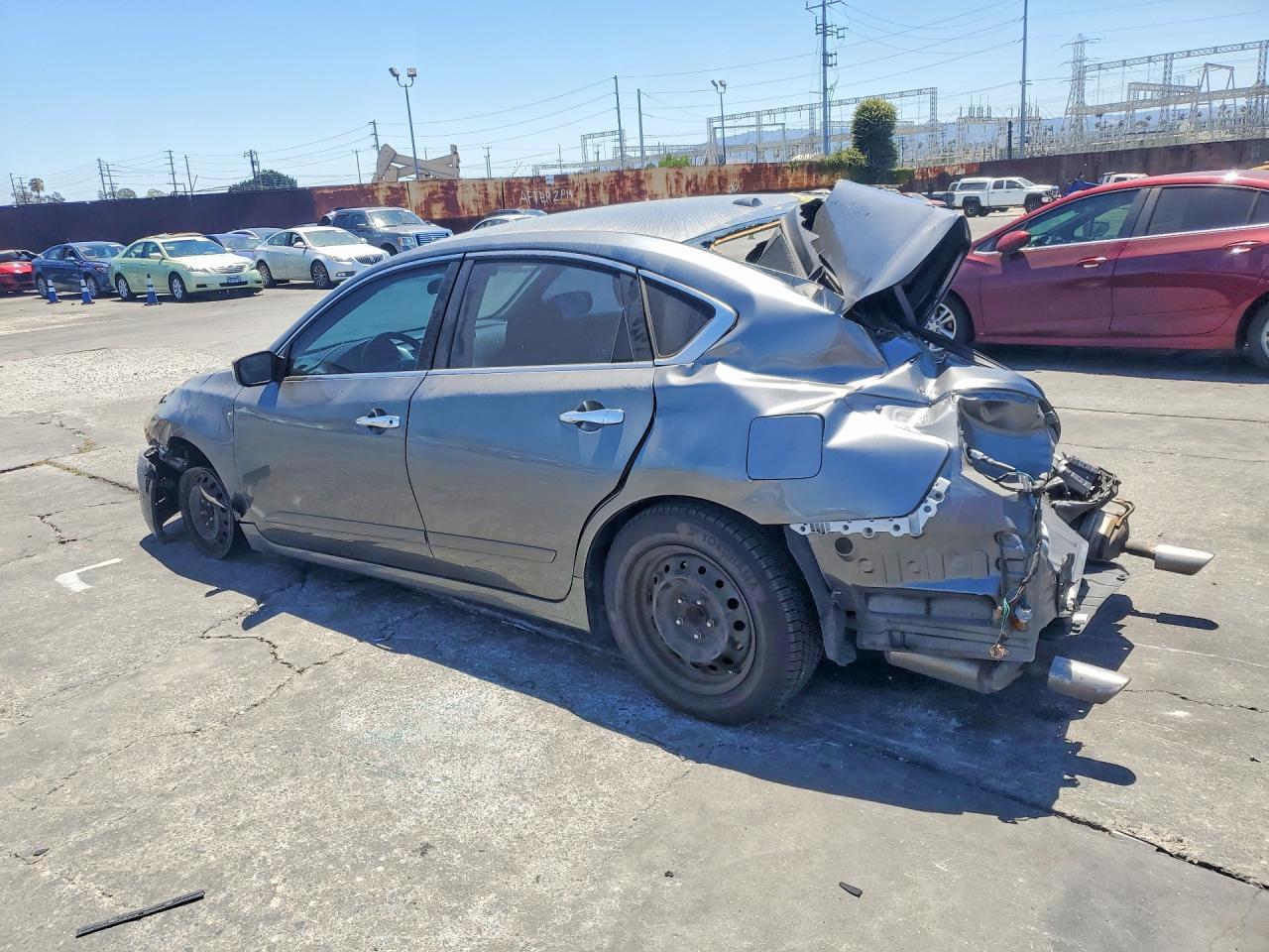 2014 Nissan Altima 2.5 S - Image 2