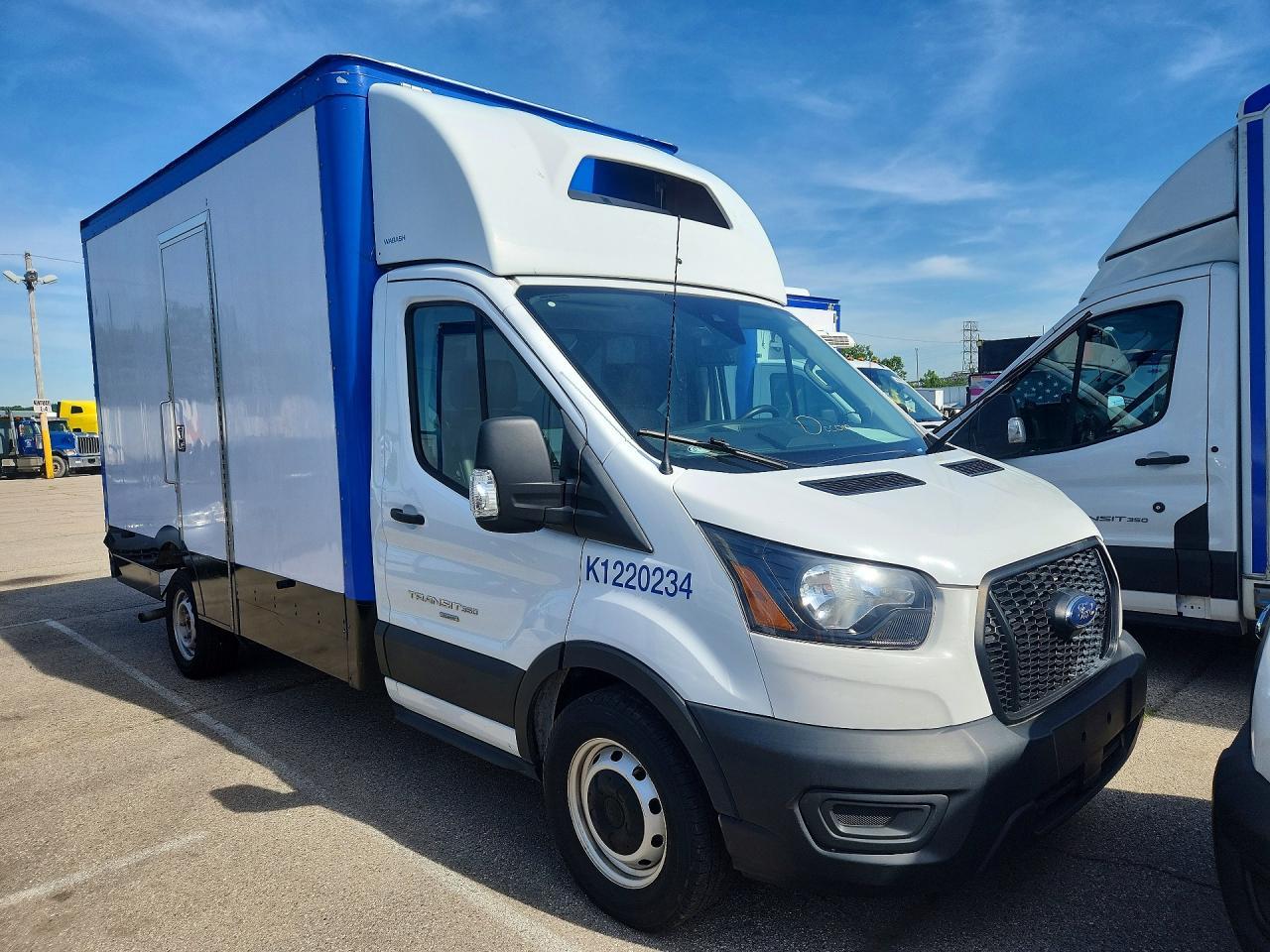 2023 Ford T-350 Refrigerated Delivery Truck - Фото 4