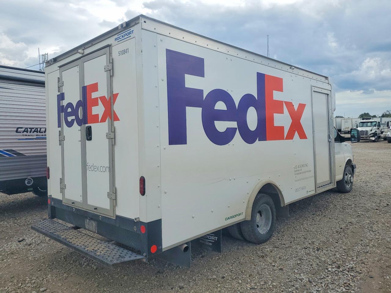 2025 Chevrolet Express G3500 Delivery Truck - Фото 3