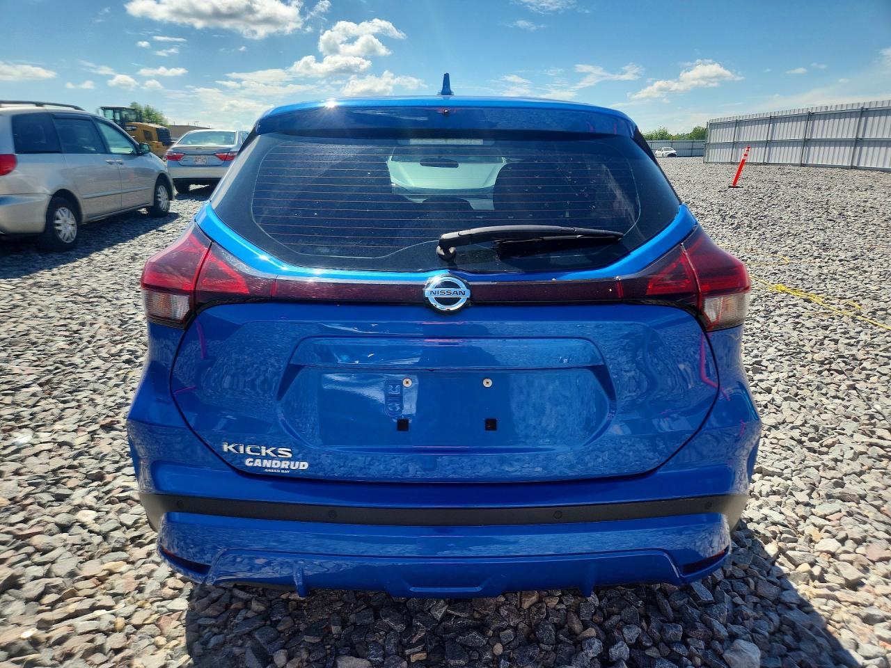 2021 Nissan Kicks S - Image 6