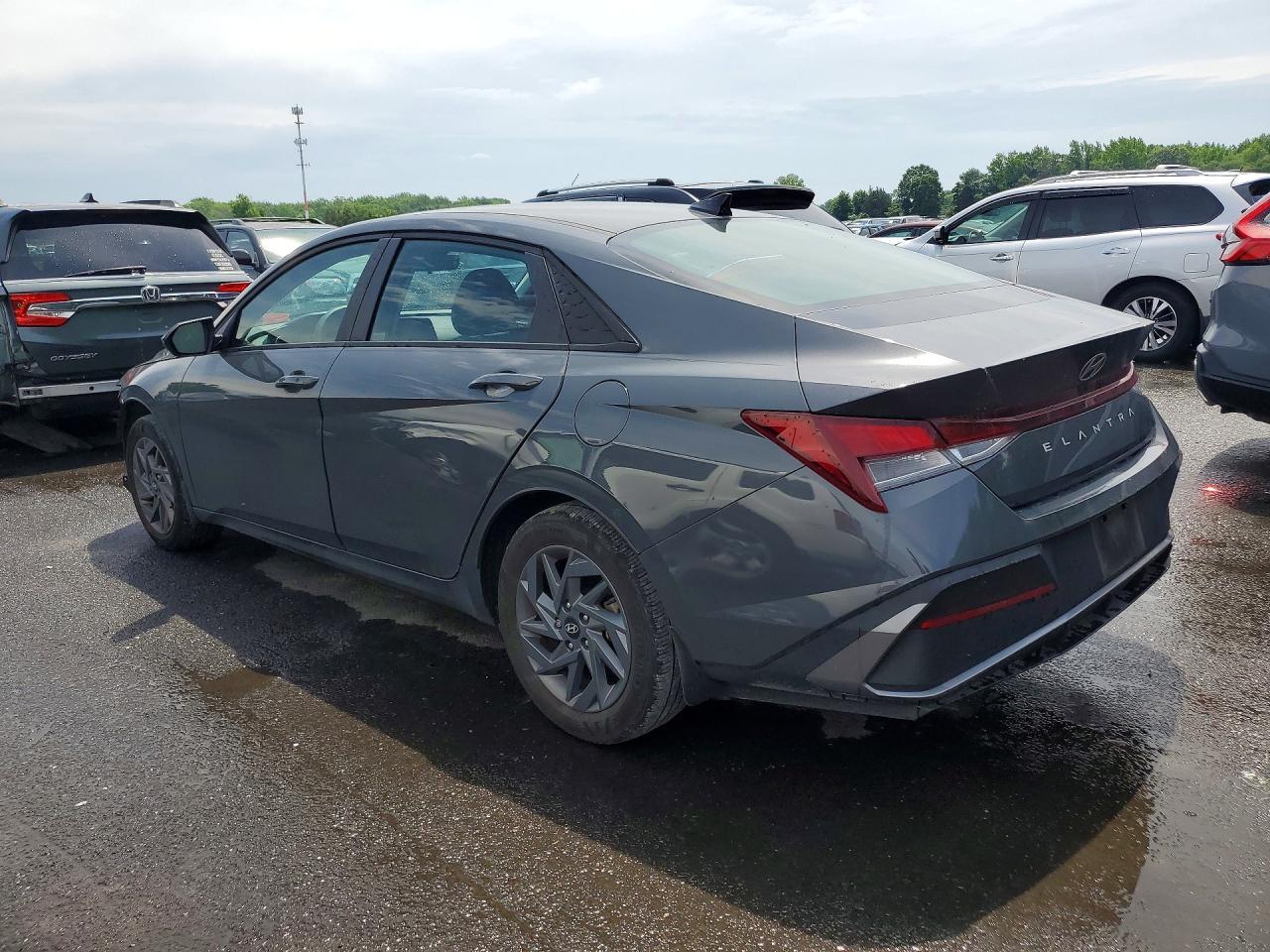 2024 Hyundai Elantra Sel - Image 2
