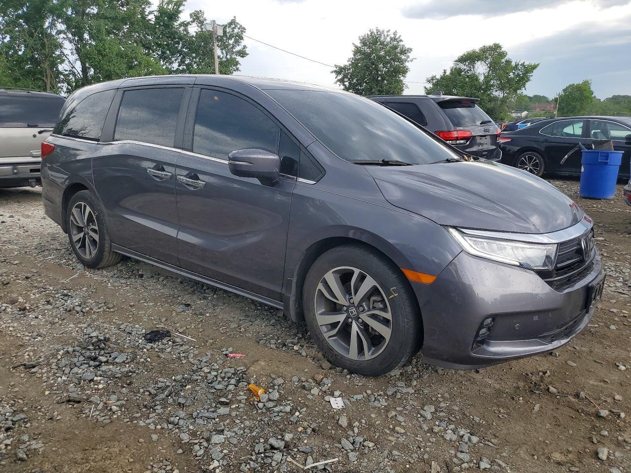 2023 Honda Odyssey Touring - Image 4