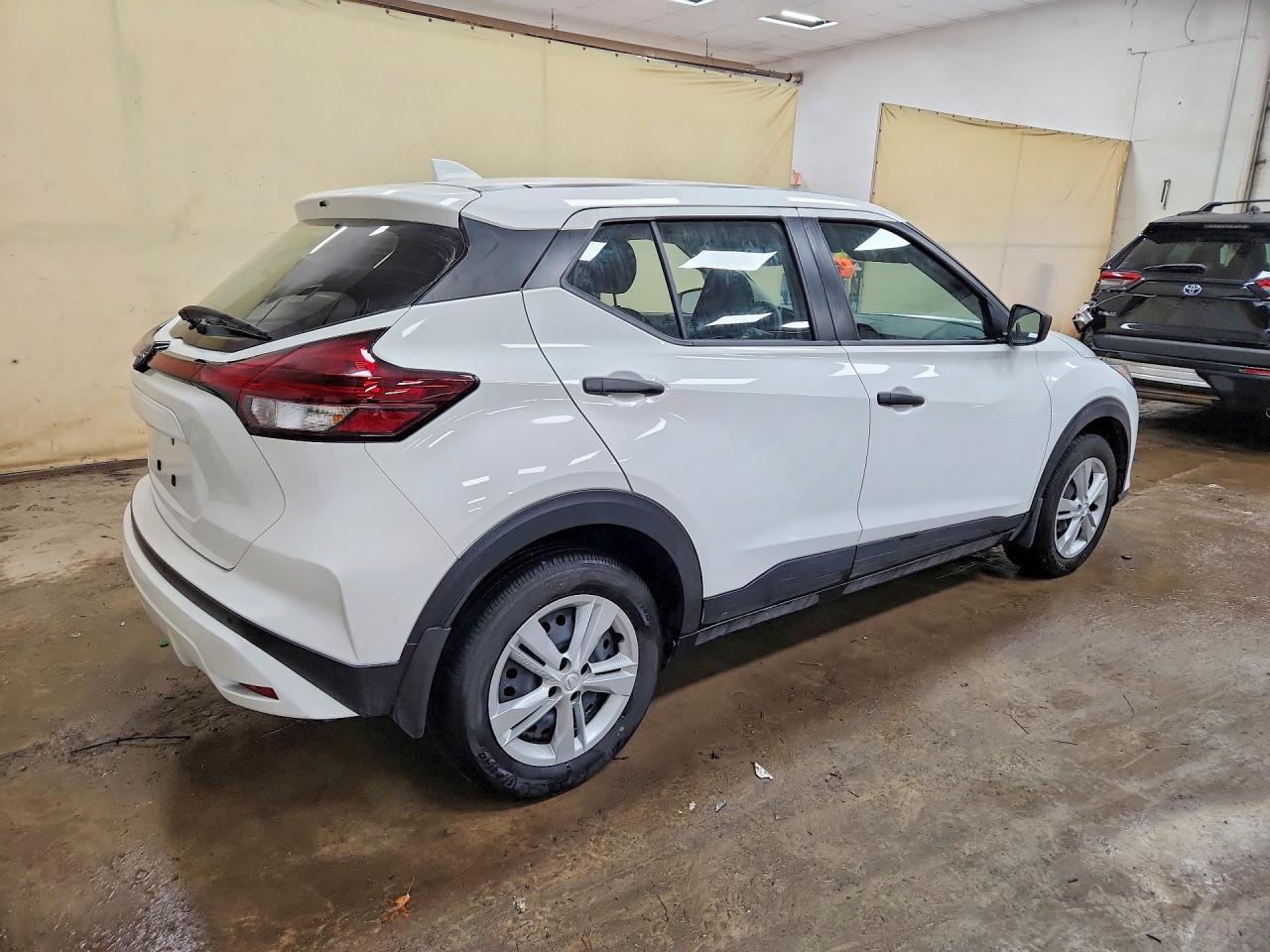 2024 Nissan Kicks S - Image 3