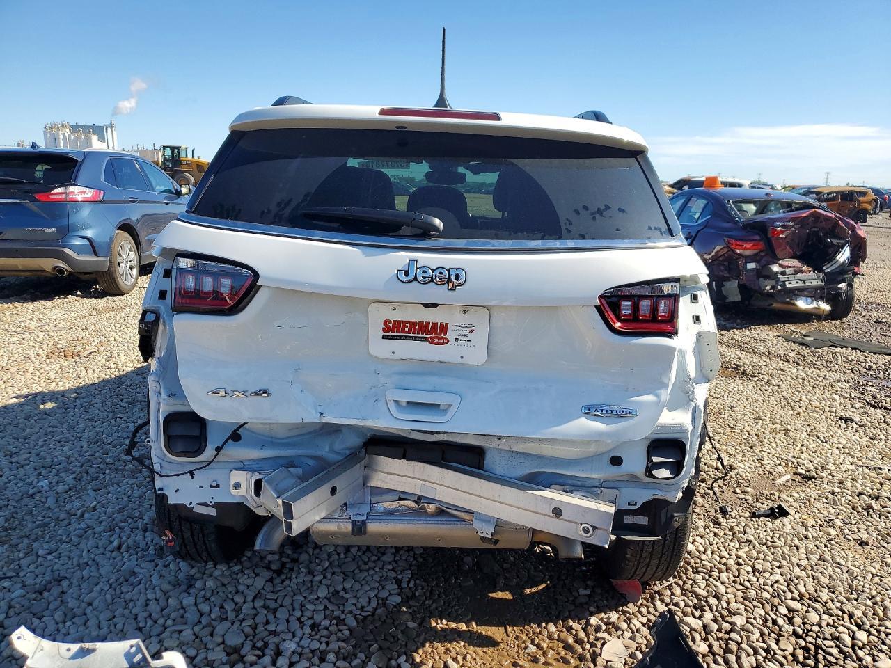 2025 Jeep Compass Latitude - Фото 6