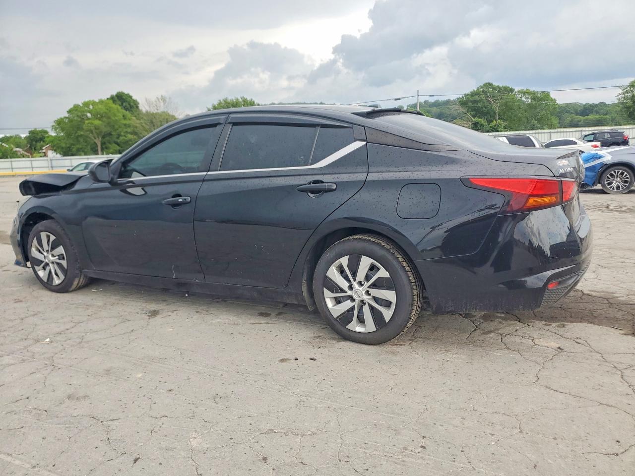 2020 Nissan Altima S - Фото 2