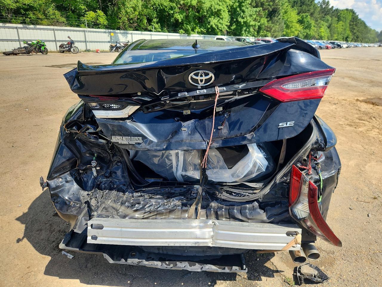 2022 Toyota Camry Se - Фото 6