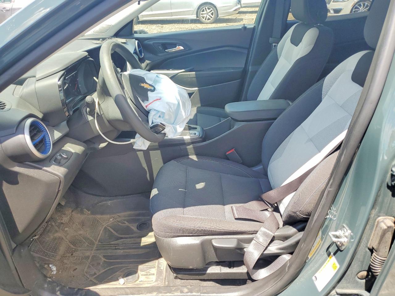 2025 Chevrolet Trax Ls - Image 7
